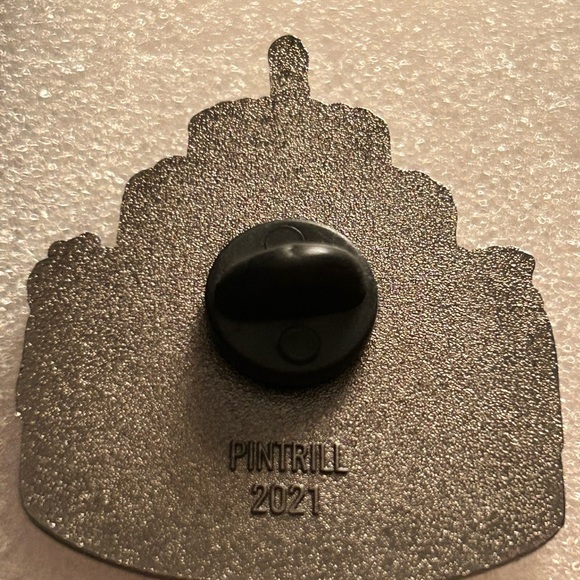 Louis Vuitton 200th Anniversary Celebration Pin - Picture 3 of 5